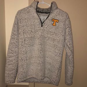 UT pullover